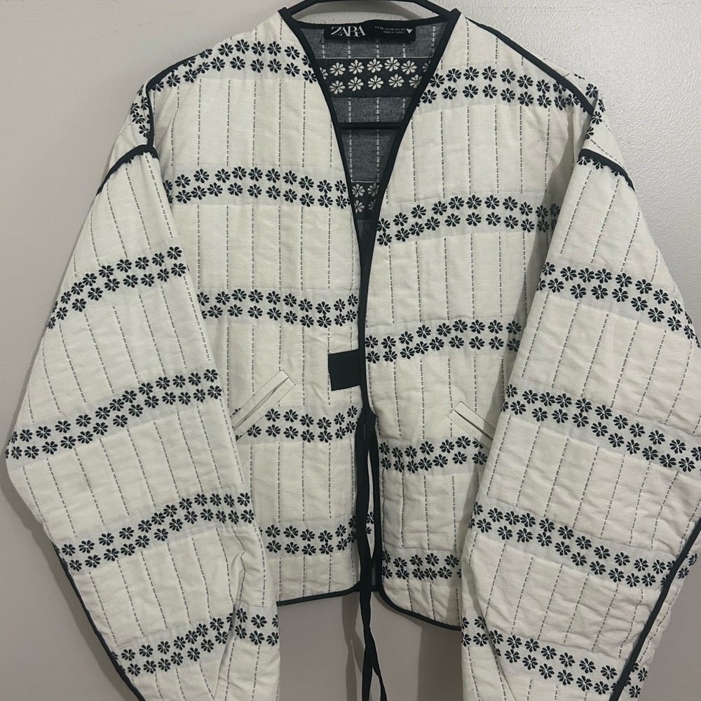 Zara White and Black Quilted Jacket